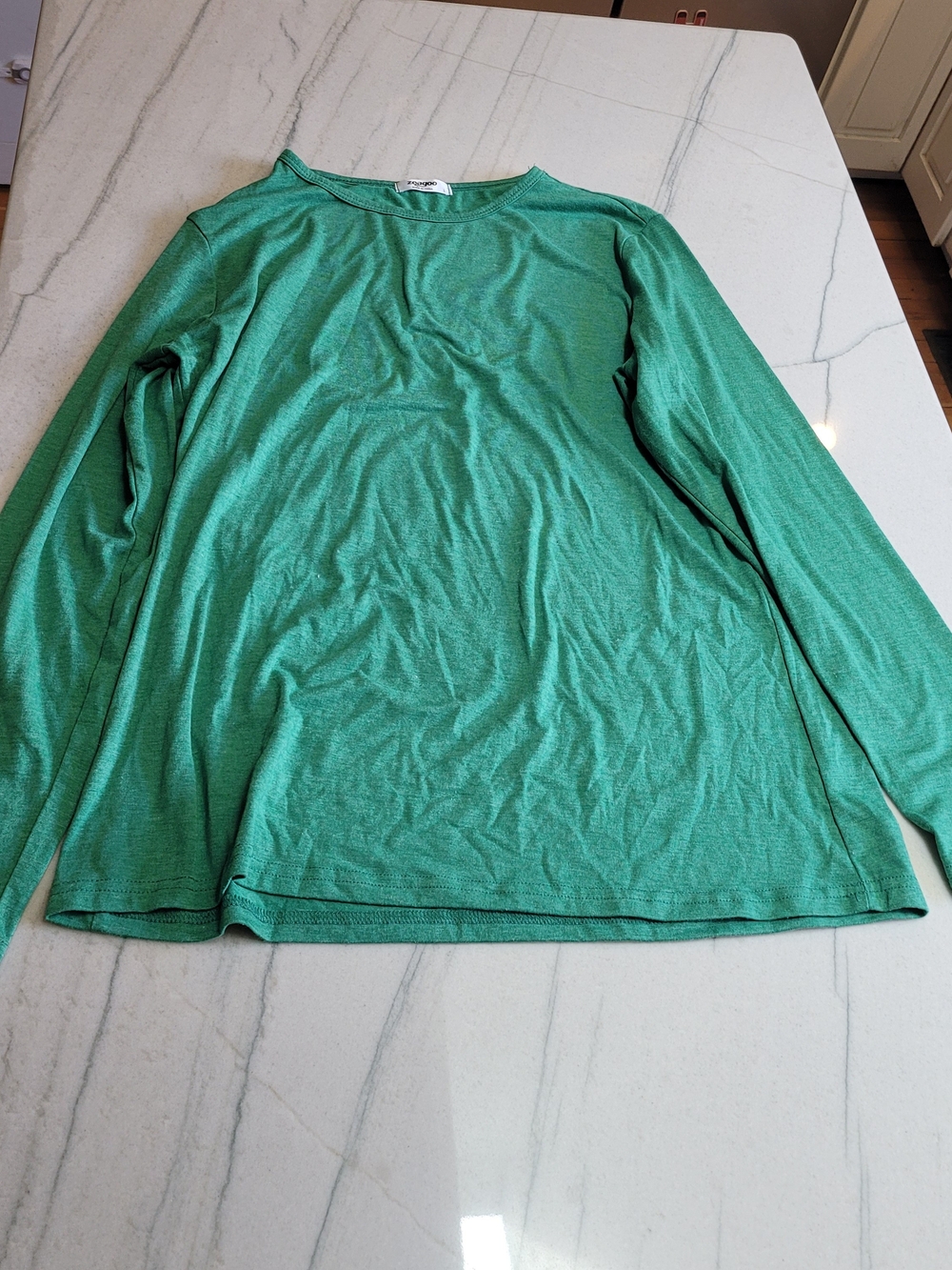 Women’s Lightweight Long-Sleeve Green Top
